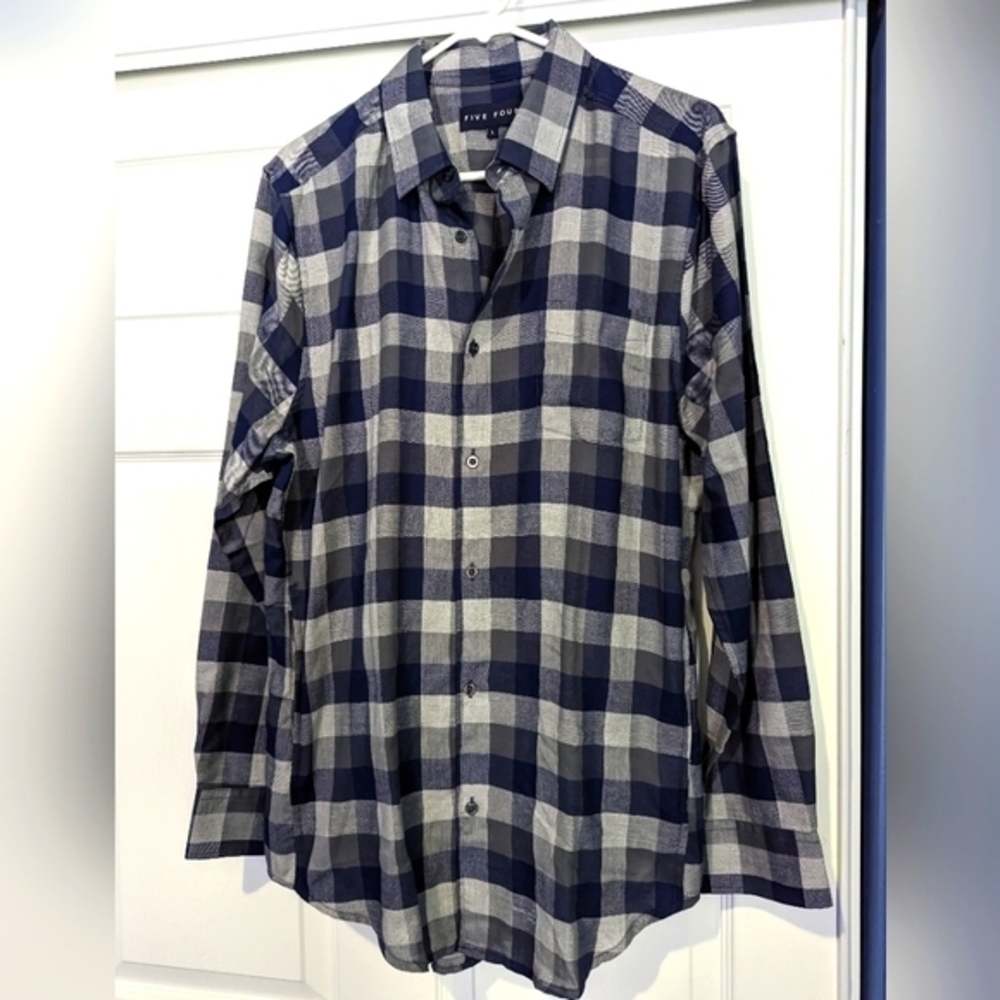 NWOT Five Four Men's long sleeve plaid Button down‎ w/ pockets. Men's Large